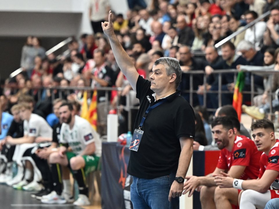 Xavi Pascual în meciul de handbal masculin dintre Dinamo București și Skjern Handbold 28-27, din cadrul EHF European League, desfășurat în Sala Dinamo din București, 23 aprilie 2024