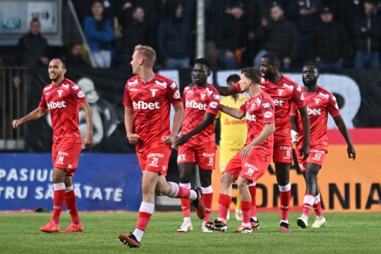 Mircea Rednic nu-l mai vrea la UTA, dar jucătorul rămâne în Superliga și se transferă la o echipă de play-off