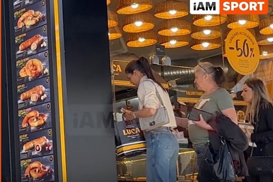 Sorana Cîrstea și-a luat Porsche-ul și a mers la covrigărie. Imagini spectaculoase surprinse în București cu locul 32 WTA