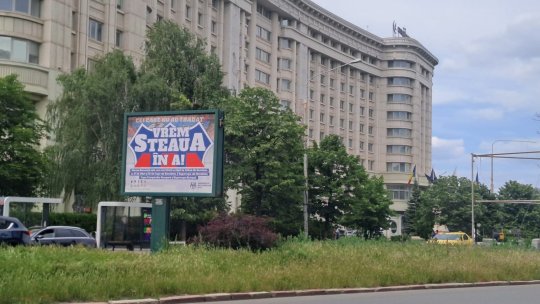 Cât i-a costat pe fanii Stelei mesajul afișat lângă sediul MApN: ”Vrem Steaua în A!” Ce scria mai exact pe panou