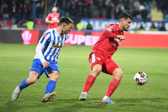 ”Cel mai scump” gol plătit de Dinamo! Cât câștigă atacantul cu salariu de play-off, o reușită în alb-roșu și trei ocazii monumentale ratate