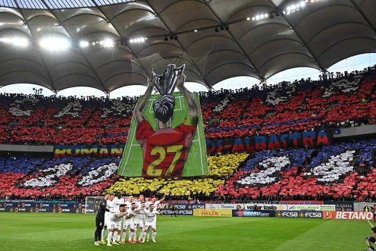 Scene reprobabile cu fanii FCSB-ului în prim-plan. Gesturile regretabile făcute în timpul partidei cu CFR Cluj