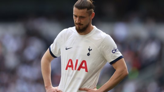 Radu Drăgușin ar putea pleca în vară de la Tottenham. Destinație surpriză pentru internaționalul român