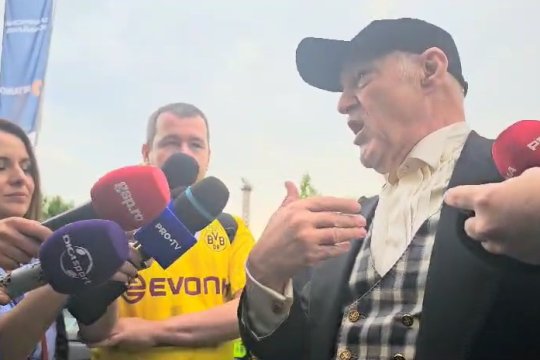 A încălcat Gigi Becali regulamentul la FCSB - CFR Cluj? Suspendat, omul de afaceri a fost surprins într-o imagine care a ridicat semne de întrebare