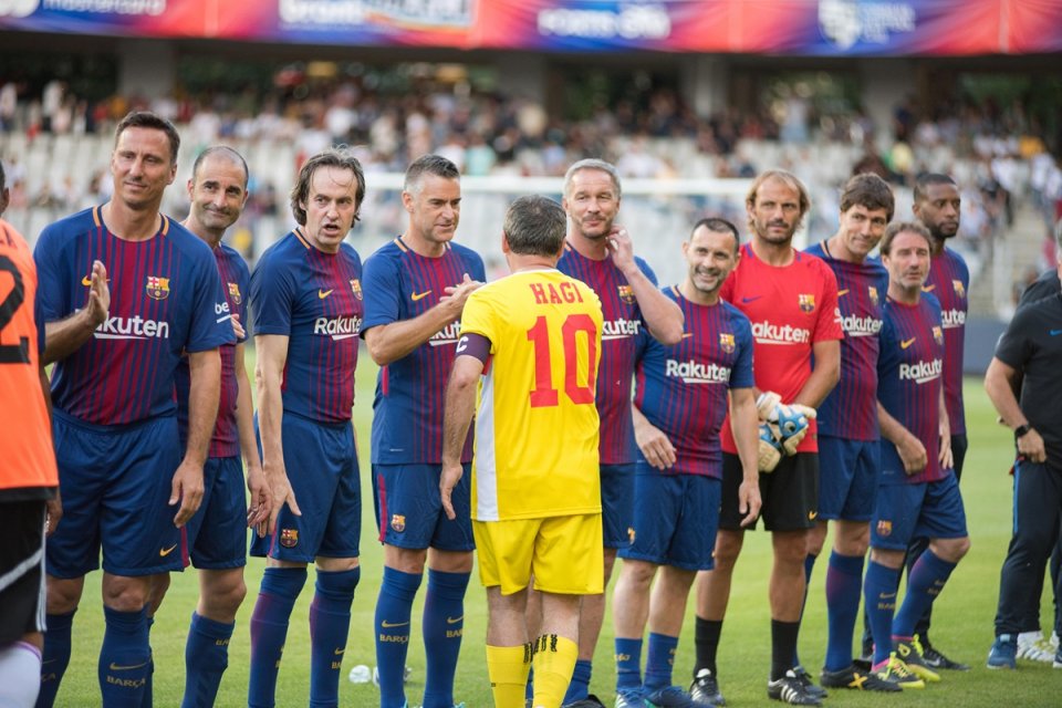 Gică Hagi, la un meci amical din 2018, dintre Generația de aur și o echipă a legendelor Barcelonei