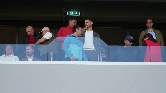 ”Patron de carton!” Un fan al lui Dinamo l-a atacat pe Andrei Nicolescu la intrarea pe Arcul de Triumf: ”În loc să faci transferuri stăteai în concediu!”