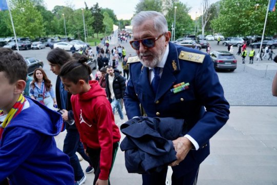 Ilie Năstase, verdict clar după ce i-a înmânat trofeul de campioană FCSB: ”E Steaua!”
