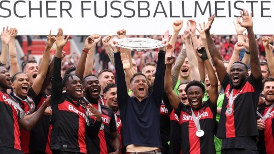 E gata! Leverkusen a câștigat neînvinsă titlul în Bundesliga. Imagini spectaculoase de la sărbătoarea nemților