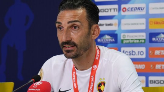 Elias Charalambous ”a luat foc” la conferința de presă: ”Mamma mia!” Ce l-a scos din sărite, înaintea derby-ului cu Rapid