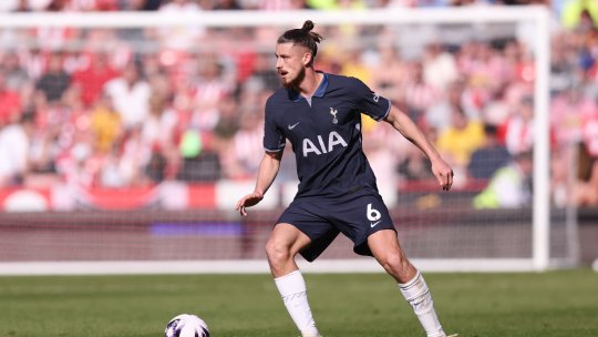 Radu Drăgușin, titular la ultimul meci al lui Tottenham din acest sezon. Cum s-a descurcat fundașul naționalei României