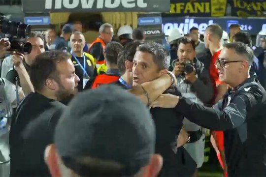 Răzvan Lucescu, campion în Grecia! PAOK a încheiat în 10 un meci dramatic. Antrenorul român, în culmea extazului: ”E ceva magic”