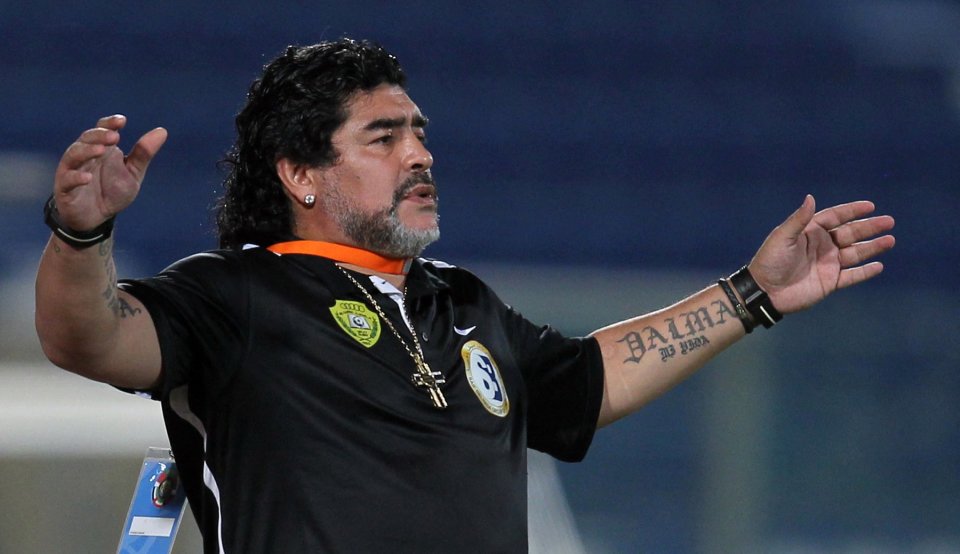 Diego Maradona, pe vremea când era antrenorul lui Al-Wasl și pierdea cu Ion Marin