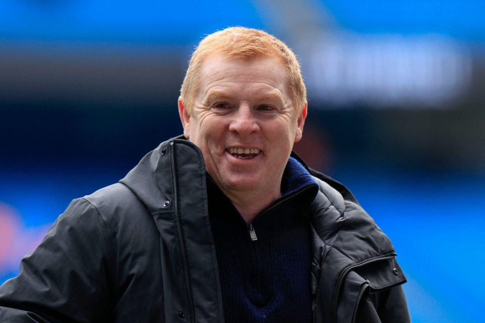 Neil Lennon a semnat