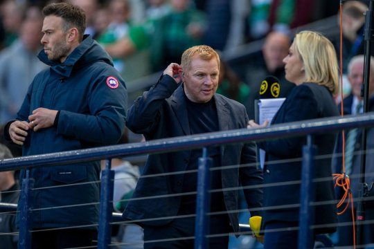 Transferul de 2.000.000 € pe care Rapid i l-a pus lui Neil Lennon la capitolul ”realizări” la prezentarea oficială