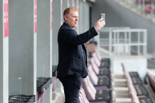 Neil Lennon îi promite lui Dan Șucu să facă ordine la Rapid: ”Va fi dragoste dură”
