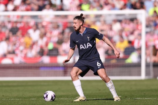 Ce scrie presa britanică despre situația lui Radu Drăguşin la Tottenham: ”A fost dificil!”