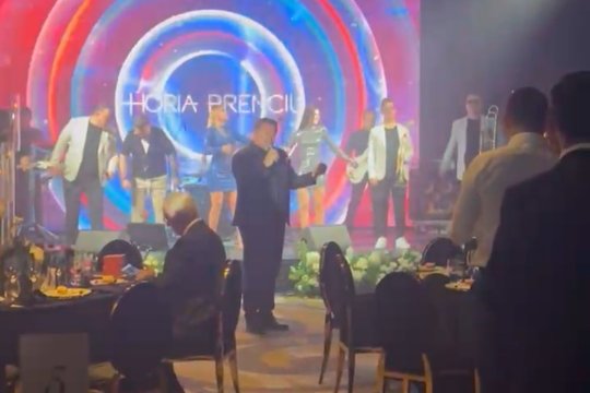 Imagini de la dineul Generației de Aur. Atmosferă de gală + starurile prezente