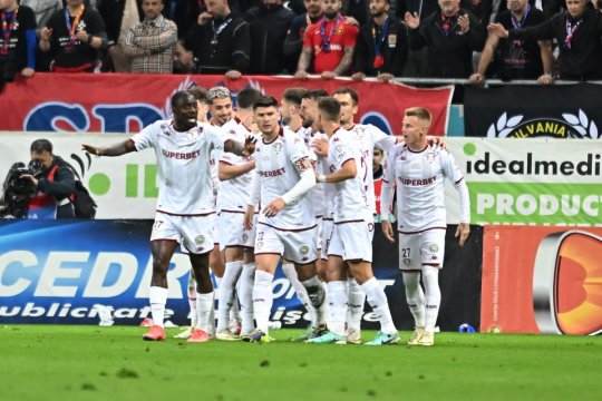 Primul jucător semnat de la sosirea lui Neil Lennon: "Rapid îşi asigură viitorul"