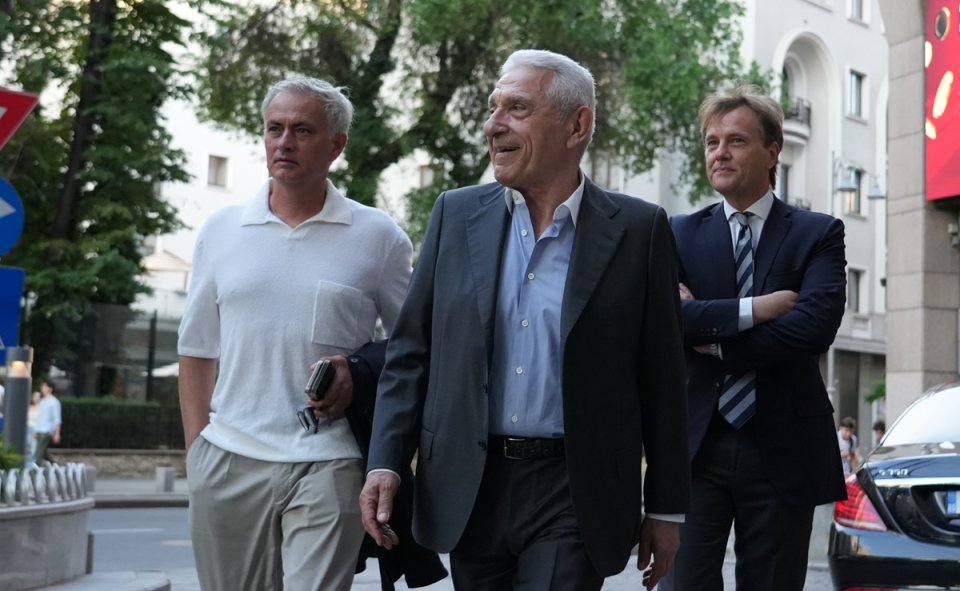 Giovanni Becali l-a însoțit pe Jose Mourinho în vizita pe care acesta a făcut-o la București, cu ocazia meciului Generației de Aur