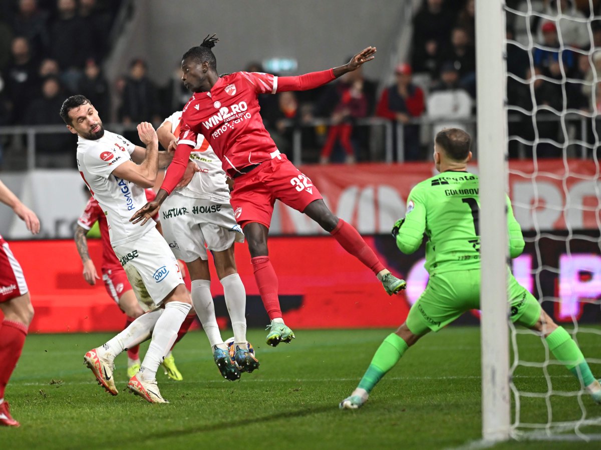 240 de minute în 5 meciuri a bifat Edgar Ie la Dinamo