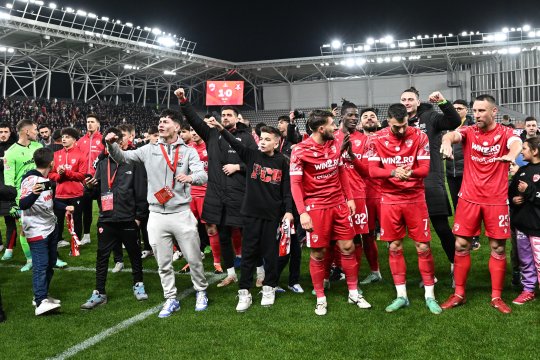 Salariul uriaș pe care Dinamo i l-a dat unui jucător care a dezamăgit! A câștigat aproape cât Florinel Coman, cel mai bine plătit fotbalist de la FCSB