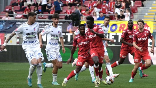 L-a convins pe Mircea Rednic și continuă și din vară la UTA