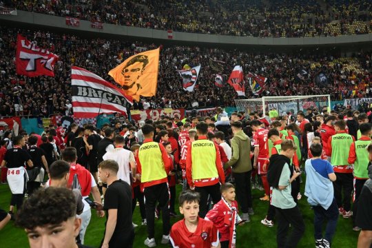 Fanii lui Dinamo sar la gâtul lui Andrei Nicolescu și îi cer plecarea: ”Este un Nimeni!”