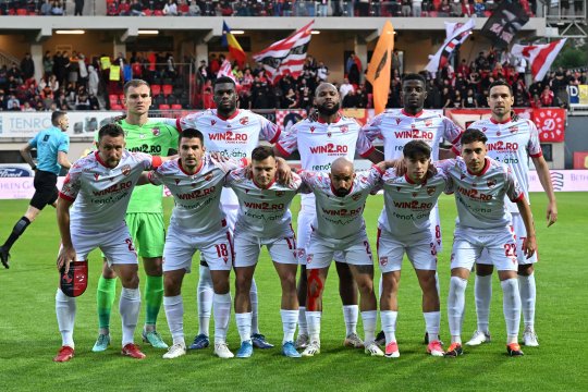 ANALIZĂ | Ce fotbaliști au confirmat la Dinamo, într-un sezon în care ”câinii” au trecut, pentru al treilea an la rând, prin emoțiile unui baraj
