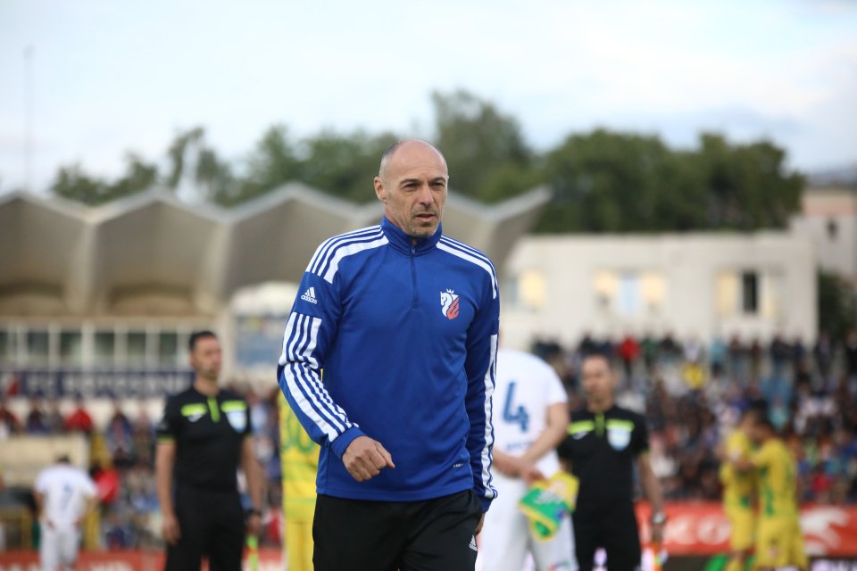 Bogdan Andone o să mai fie antrenorul echipei FC Botoșani încă două sezoane