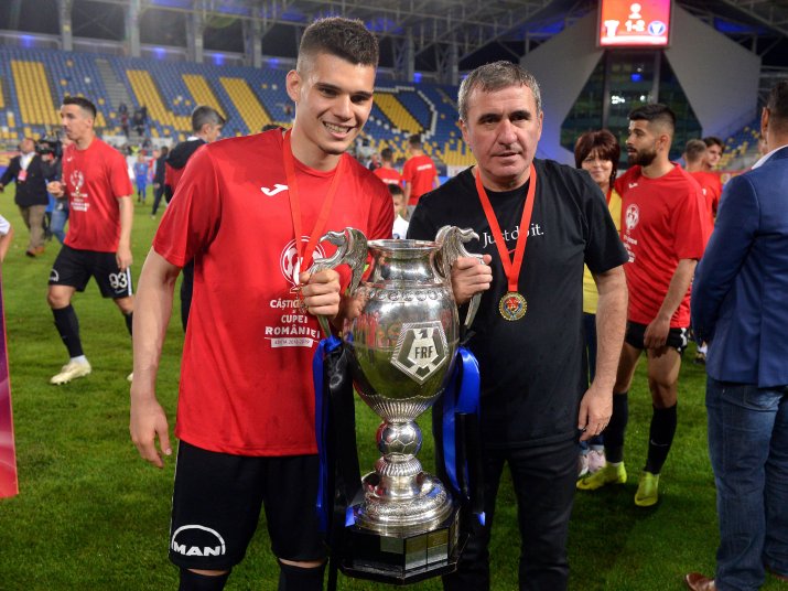 Ianis și Gheorghe Hagi câștigând Cupa României în 2019