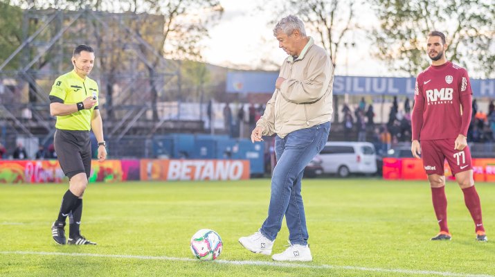 Lucescu a câștigat trei trofee în mandatul său la Rapid, de la sfârșitul secolului trecut