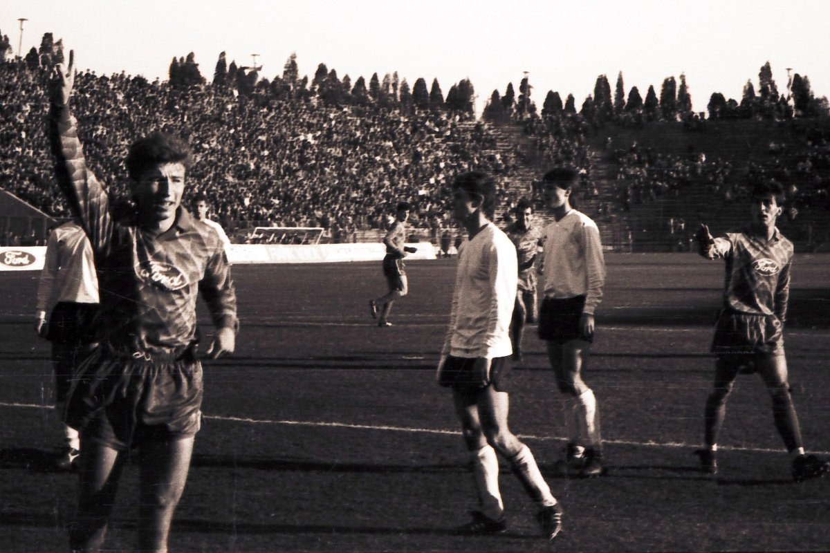 Dan Petrescu a fost fundaș golgheter