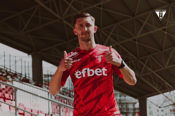 Cornel Râpă (34 de ani) a jucat 8 sezoane în Polonia, la Pogoń Szczecin (2016-2018) și la MKS Cracovia (2018-2024)