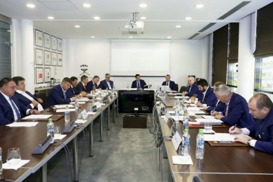 Răzvan Burleanu, cadou pentru ”locotenenții” săi! Cum i-a recompensat președintele FRF pe membrii Comitetului Executiv