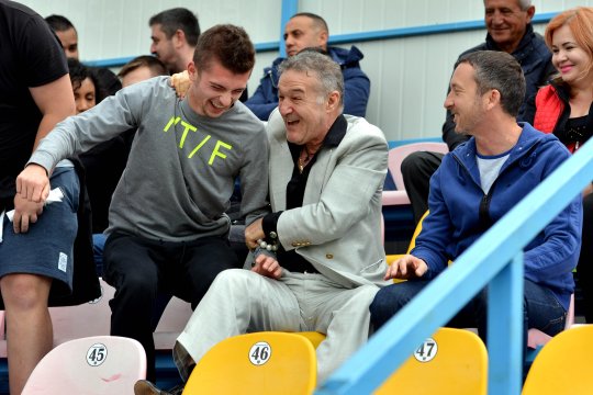 Tănase l-a pus pe ”hold” pe Gigi și a plecat în vacanță, dar Becali încă îl mai așteaptă: ”Mi-a spus asta”