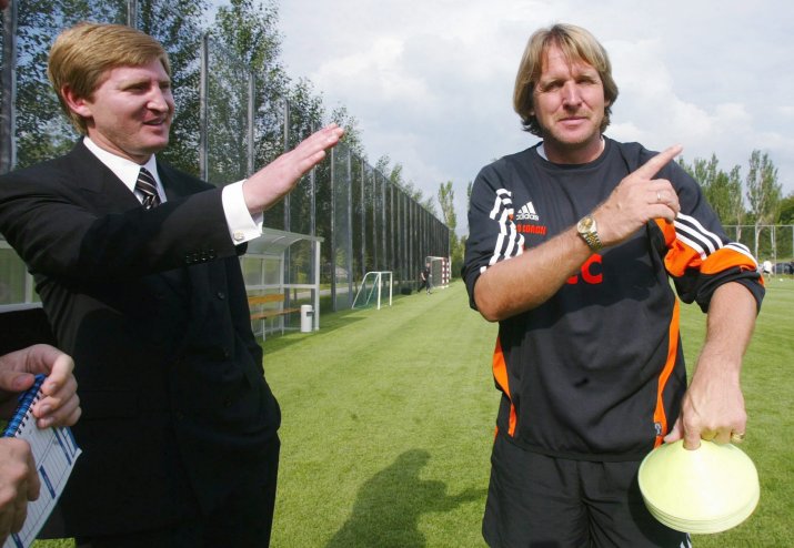 Bernd Schuster (dreapta), alături de Rinat Akhmetov (dreapta), patronul lui Șahtior Donețk