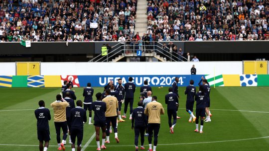 Alarmă în cantonamentul Franței. Jucătorii vicecampioanei mondiale, loviți de un virus misterios. Mbappe, printre absenții de la antrenamentul de joi