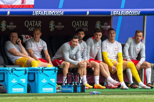 Robert Lewandowski, trup și suflet alături de colegi! Atacantul Poloniei a ratat în premieră un meci la un turneu final