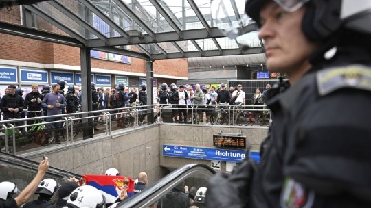 Cântecul care putea să stârnească un război de stradă înainte de Anglia - Serbia. Cu cine s-au aliat huliganii din insulă ca să îi atace pe sârbi