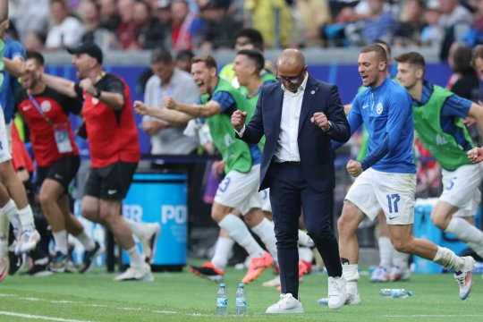 Francesco Calzona este fericit după victoria cu Belgia. Amenințare pentru România: ”O să mai marcăm goluri și ne vom califica”