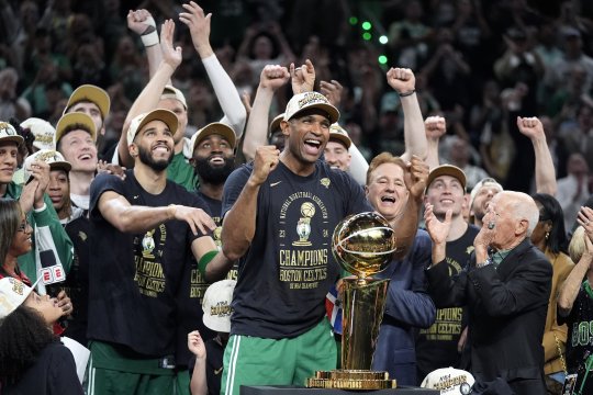 Regină după 16 ani! Boston Celtics a devenit luni noapte campioană în NBA