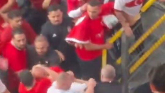 Scene desprinse din ”Fight Club” la Turcia-Georgia. Fanii s-au încăierat chiar în tribune