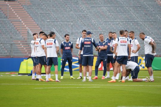 Doar 14 fotbaliști s-au antrenat după victoria cu Ucraina! Ce s-a întâmplat cu ceilalți componenți ai lotului