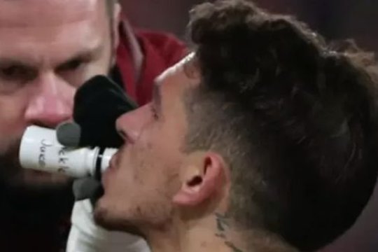 Dezvăluire BBC. Ce este lichidul misterios pe care Trippier l-a băut și a scăpat de crampe. Fanii au devenit suspicioși