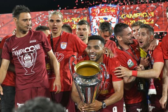 OFICIAL | CFR Cluj a readus un jucător cu 4 titluri de campion în palmares
