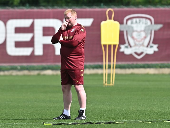 Neil Lennon era liber de un an și jumătate când a fost contactat de Rapid