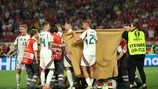 Imagini de coșmar la Stuttgart. Un jucător maghiar a rămas inconștient pe gazon. Partida s-a reluat după minute bune de incertitudine