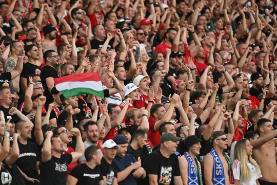 Imagini emoționante la Scoția-Ungaria! A venit să își vadă favoriții deși era pe perfuzii