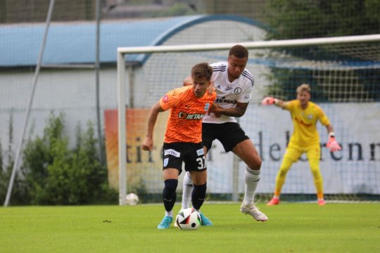 Românii n-au avut probleme în amicale. FCSB a demolat o echipă din liga a V-a din Olanda! Universitatea Craiova s-a impus cu Legia Varșovia