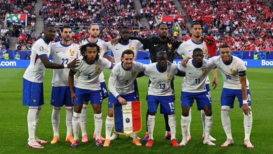 Mama starului francez a fost jefuită în timpul Campionatului European! Suma importantă care i-a fost sustrasă